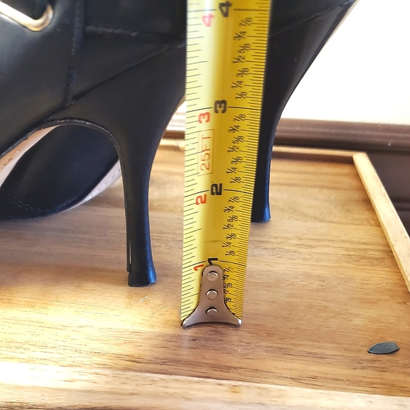 Boutique 9, Kelsey Black Leather Pump with Gold Buckle and Suede accent, Sz 10 - Picture 13 of 13